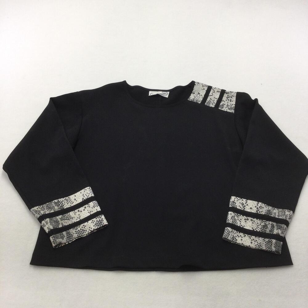 Blouse Womens Size Not Listed Black Cropped Snake Print Trim Long Sleeve Top
